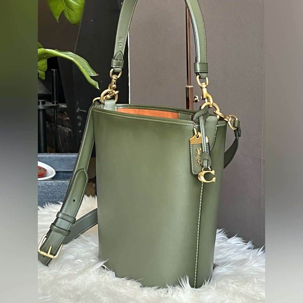 CH726 - Coach Dakota Bucket Bag - Picture 4 of 14